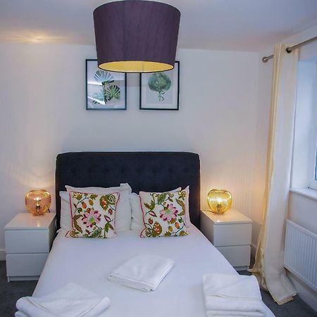 Superior 2 Bedroom Apartments Лондон Экстерьер фото