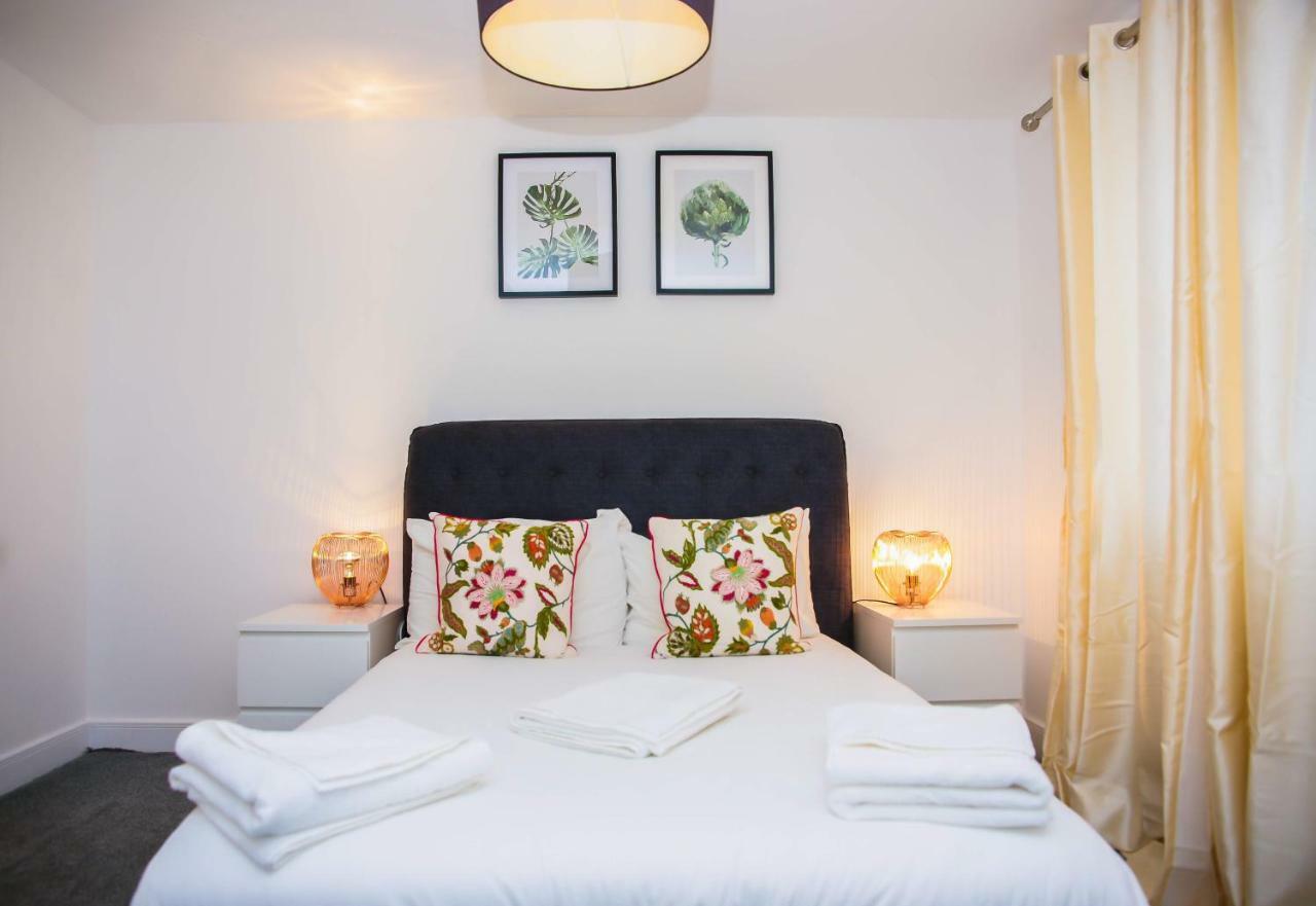 Superior 2 Bedroom Apartments Лондон Экстерьер фото