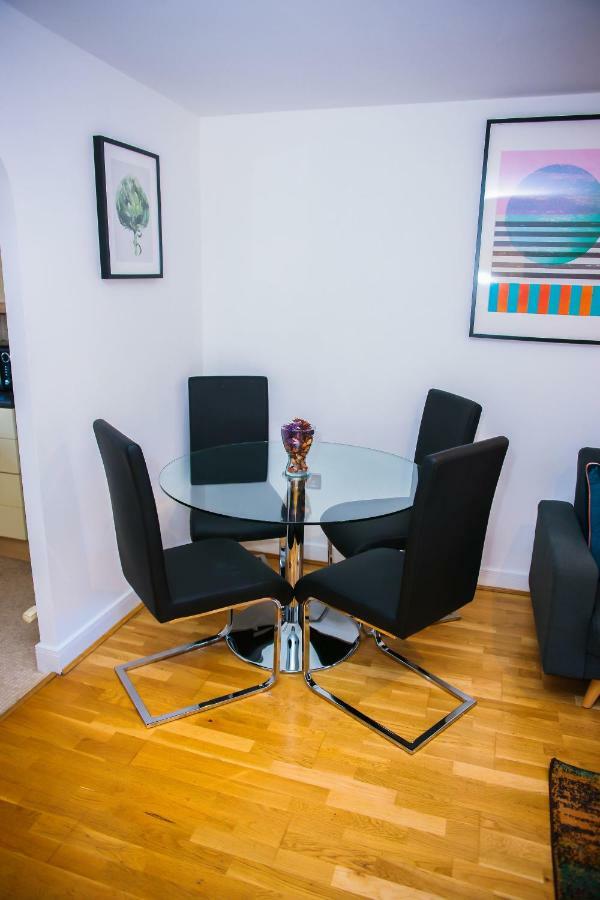 Superior 2 Bedroom Apartments Лондон Экстерьер фото